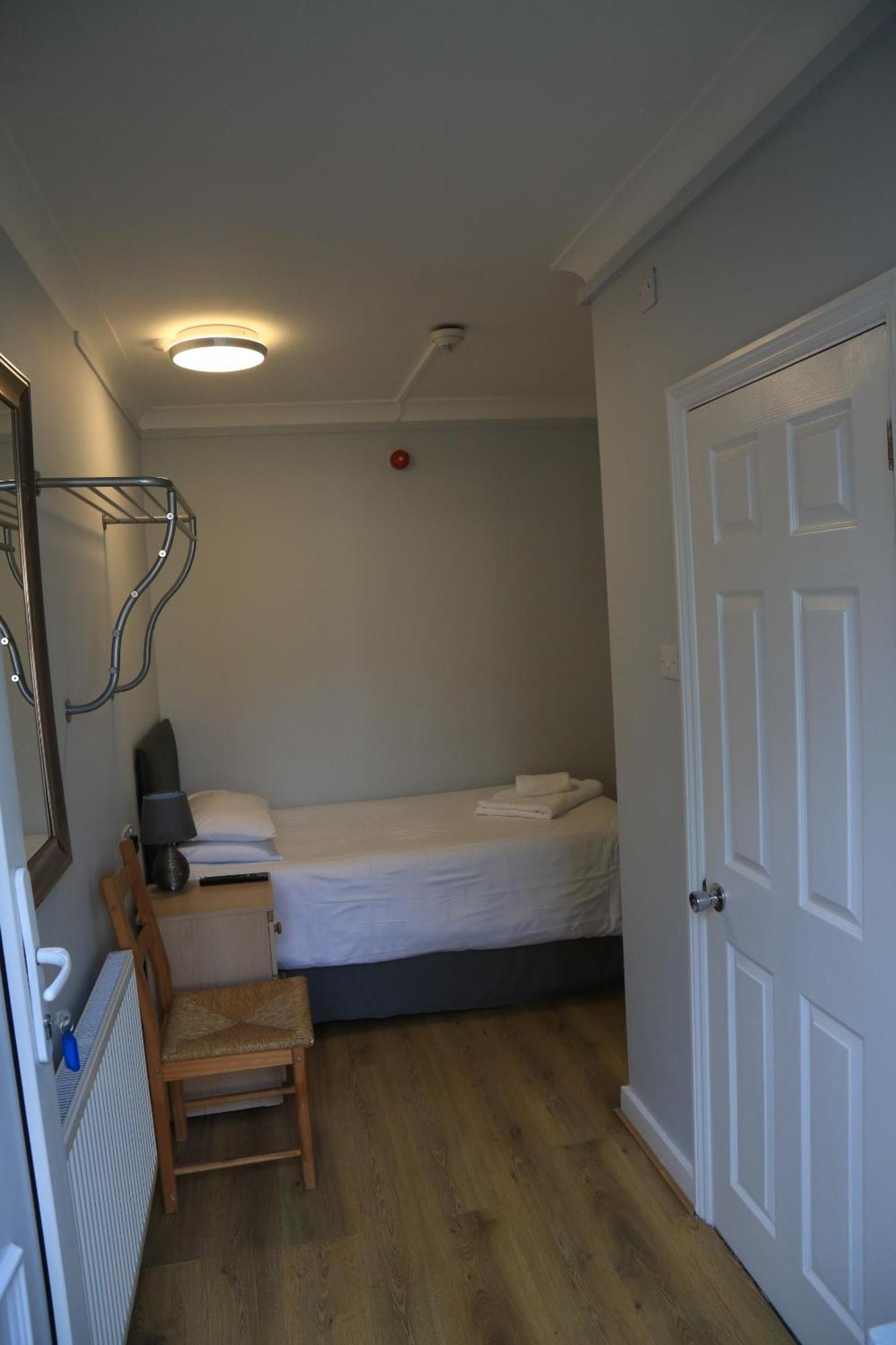 Debden Guest House Hillingdon Room photo