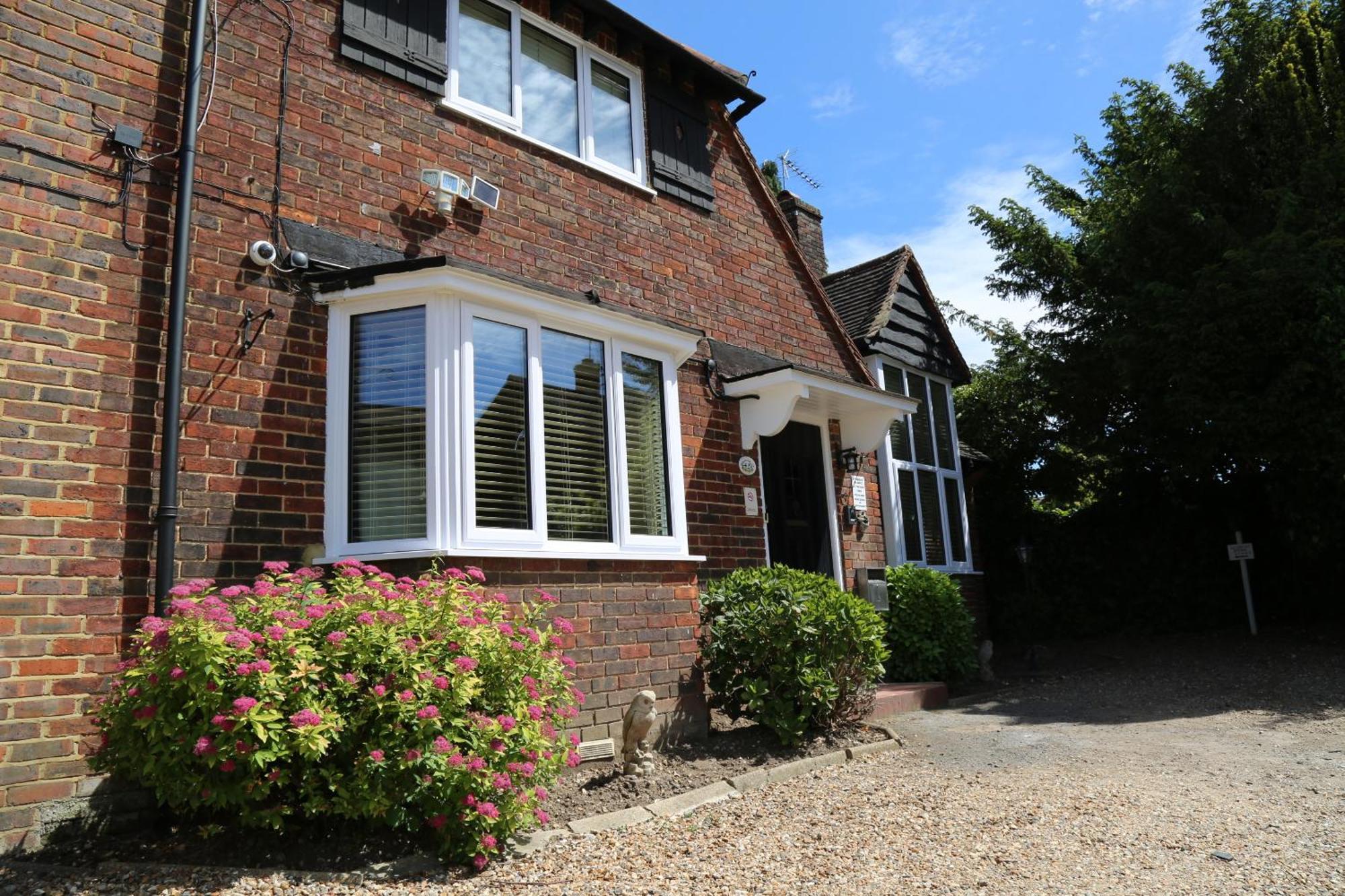 Debden Guest House Hillingdon Exterior photo
